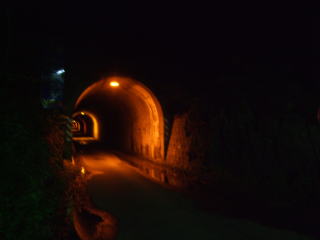 油戸トンネル